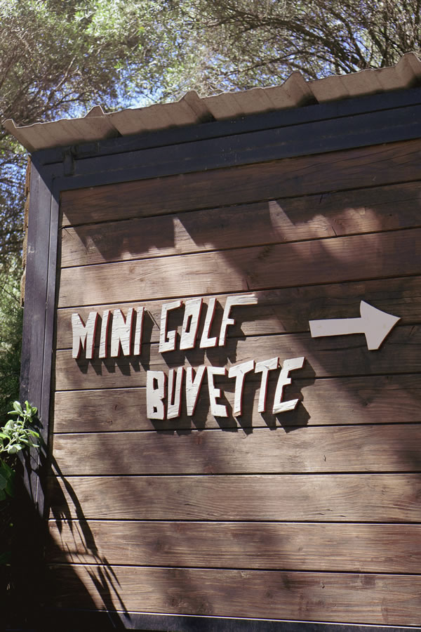 Direction la buvette et le mini-golf